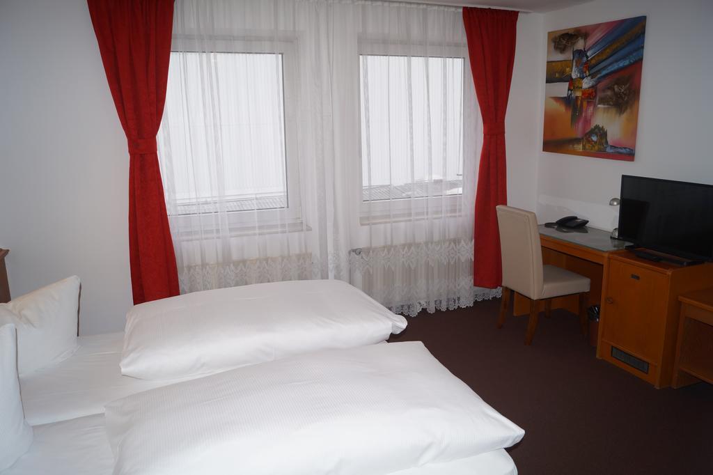 Hotel Rahlstedter Hof Hamburg Exterior photo